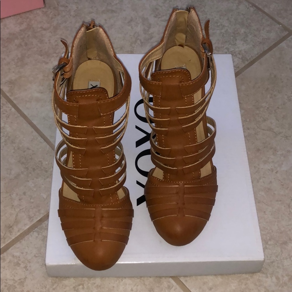 XOXO PEDRO TAN COLOR SHOE